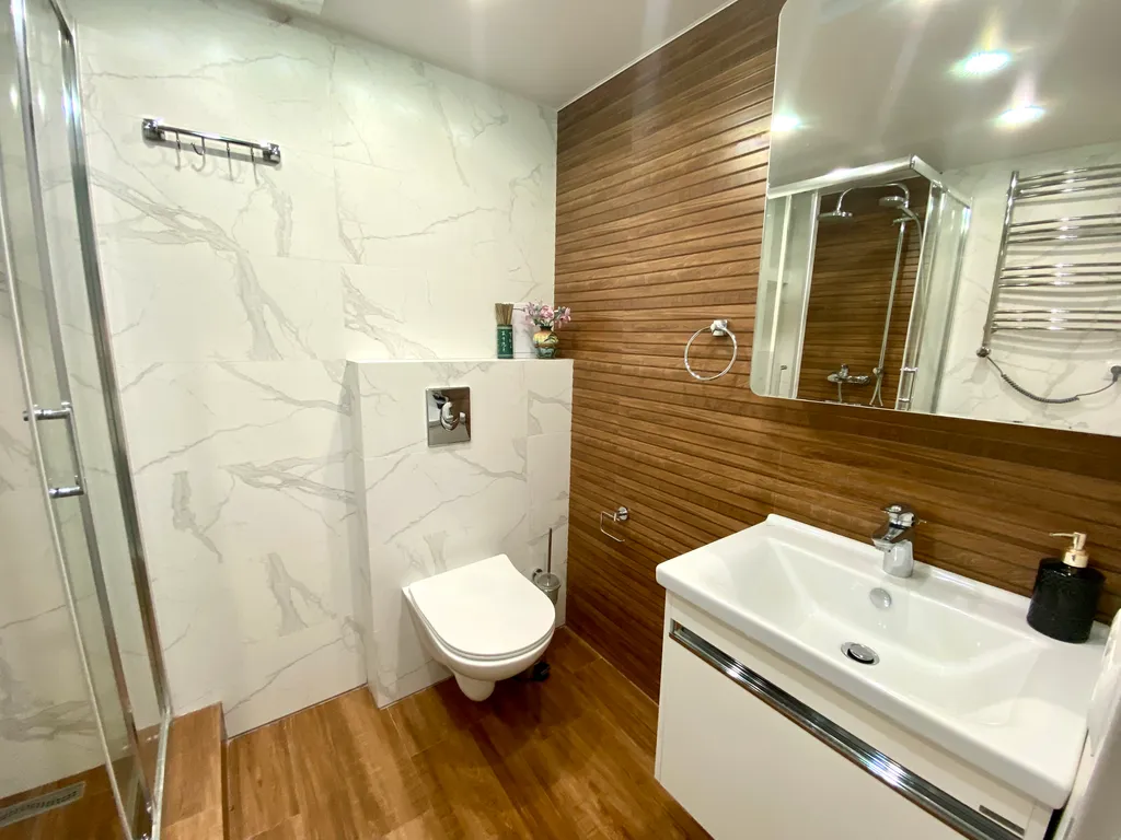 Чудесная квартира с видом на озеро и горы