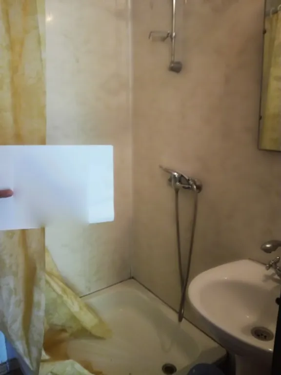 Дом в большом красивом закрытом дворе под ключ