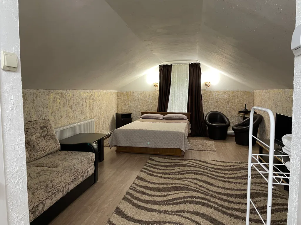 Частный дом в центре поселка