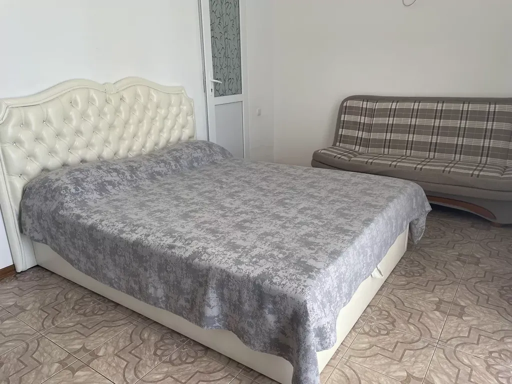 Квартира Однокомнатный четырехместный номер с видом на поселок — аренда посуточно в Коктебель