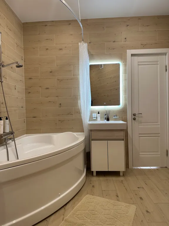 Двухкомнатная квартира с двумя санузлами и шикарным видом из окна