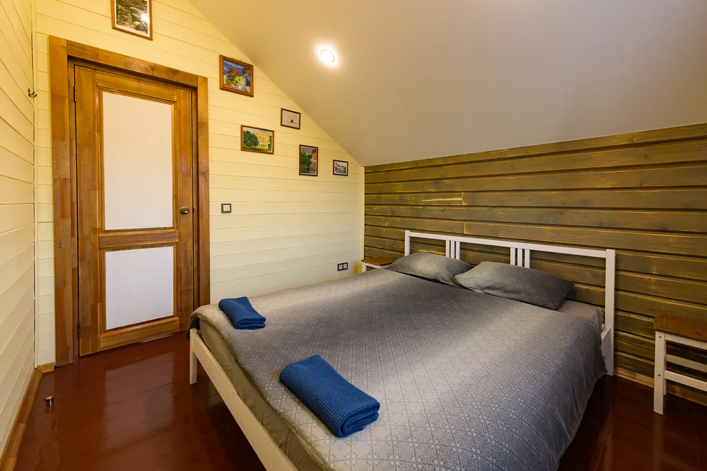 Брусничный коттедж с сауной и банным чаном