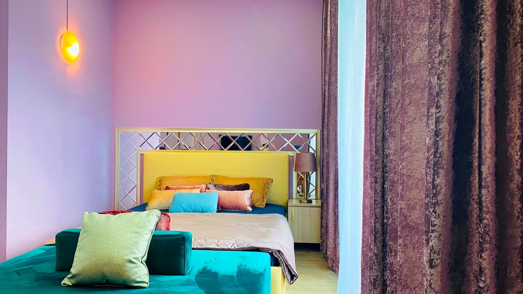 Просторная квартира с лоджией на площади Революции