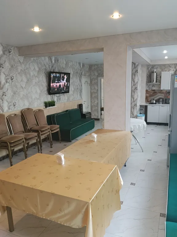 Дом с бассейном и сауной