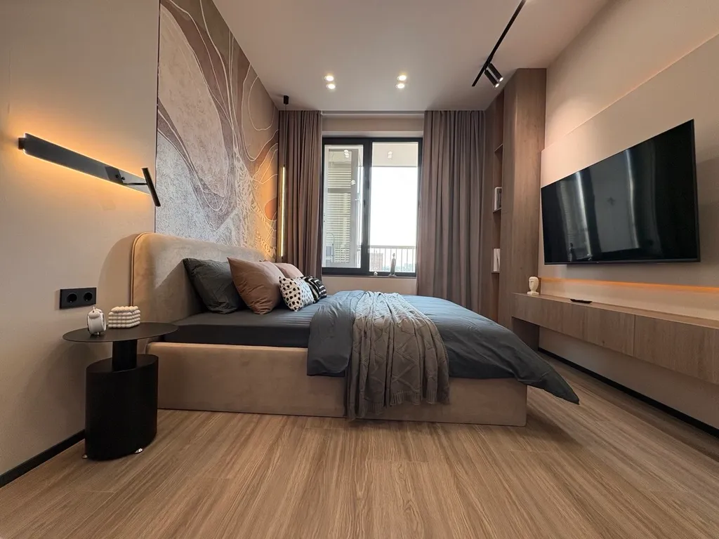 Абсолютно новая квартира в центре на набережной