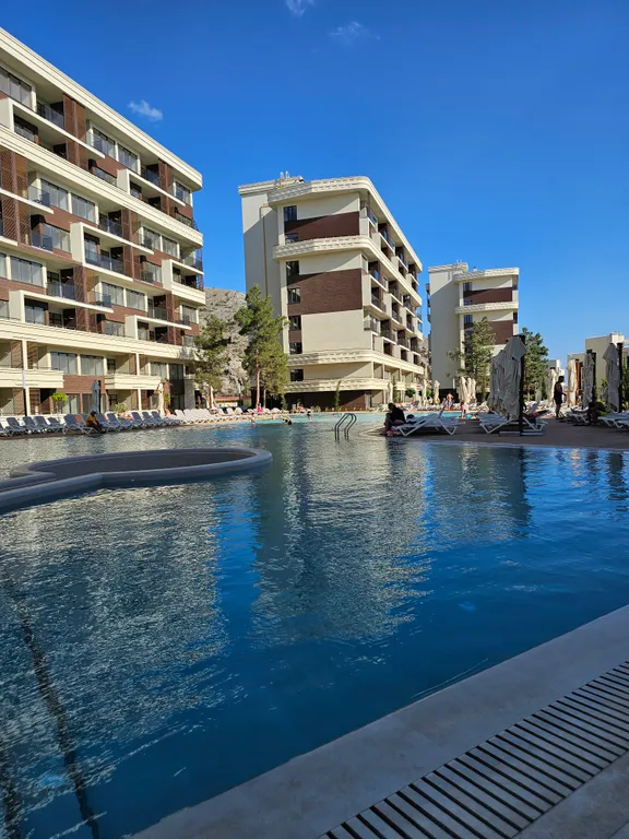 Двухкомнатные апартаменты в апарт-комплексе Атлас с видом на море