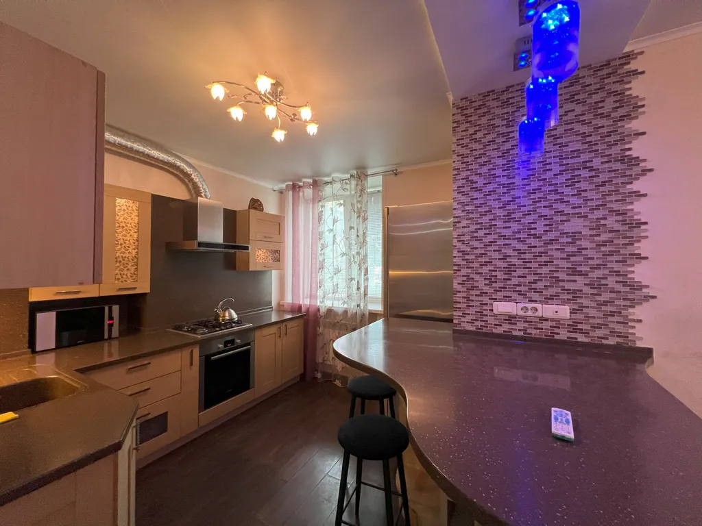 Красивая квартира на набережной