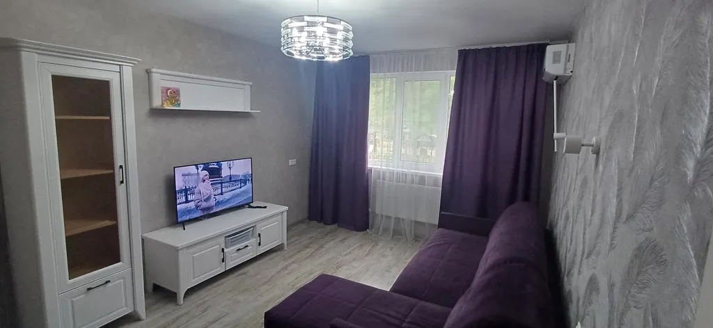 Уютная квартира в спальном районе города с видом на лес