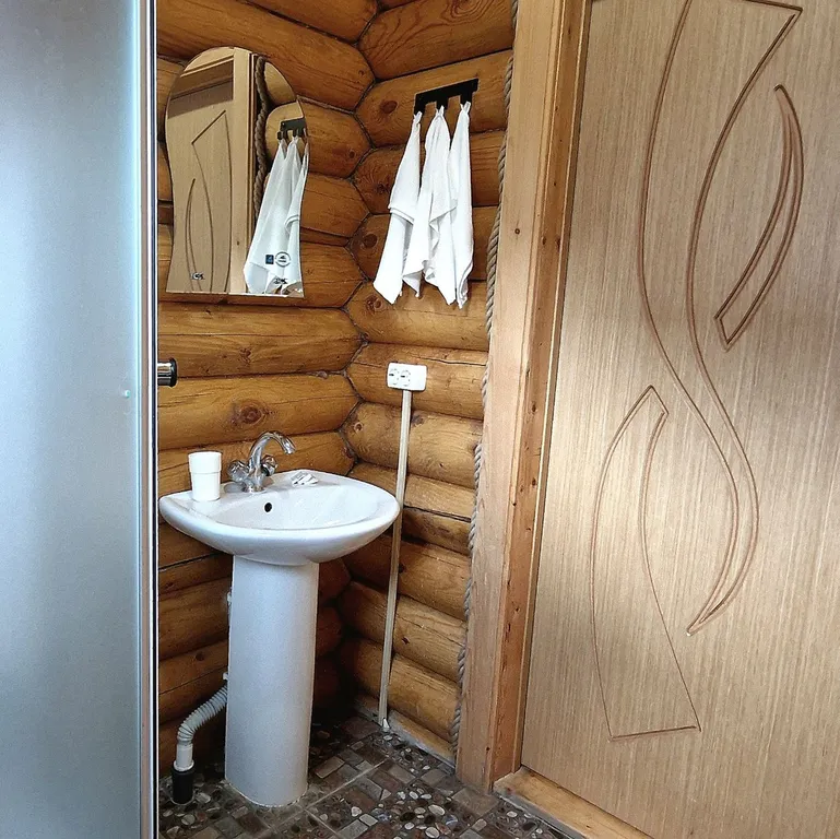 Уютный трёхместный эко-номер