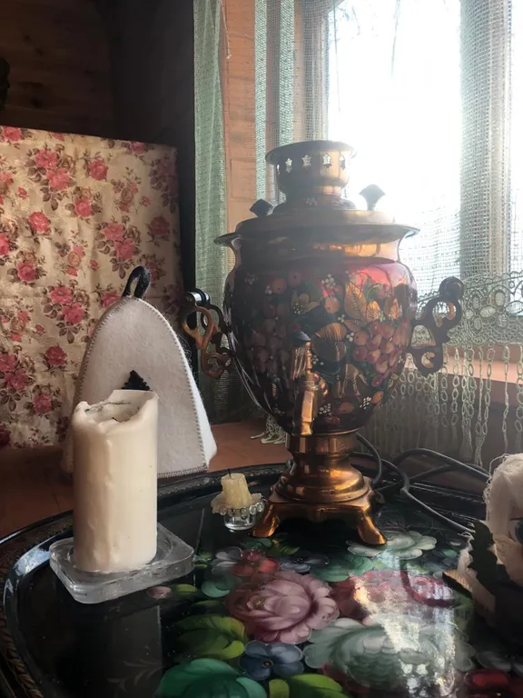 Домик на озере в глуши