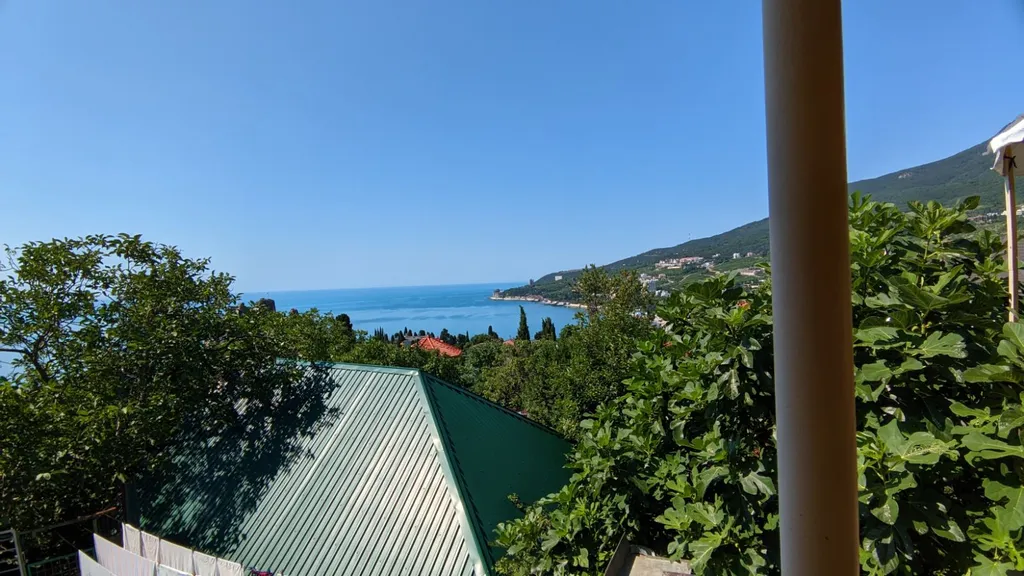 Квартира с видом на море и горы