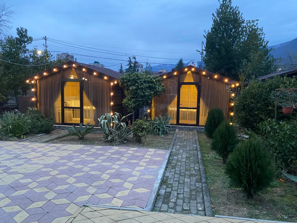 Коттедж Люкс домик — Гагра