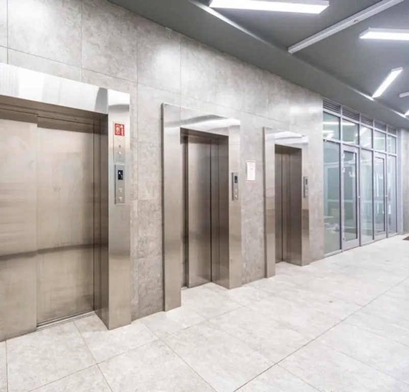 Уютная евро-двухкомнатная квартира у Планеты