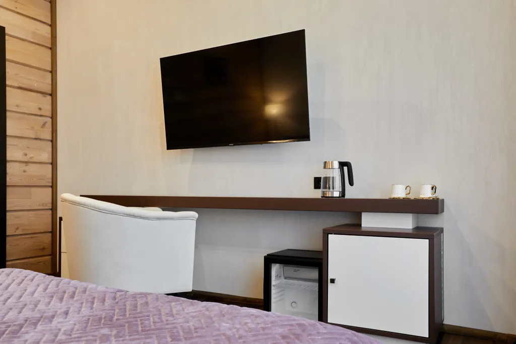 Дизайнерский номер с панорамным видом на озеро для двоих