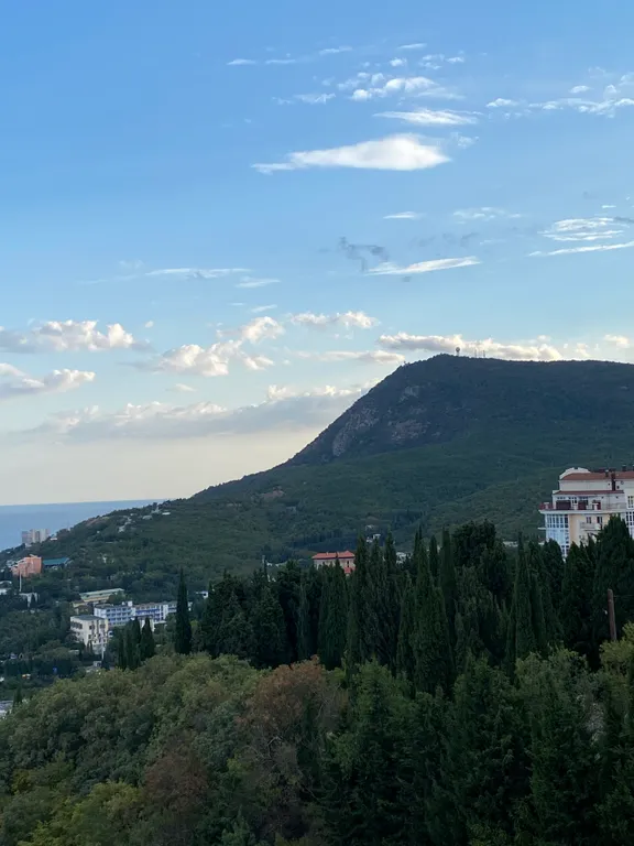 Стильные апартаменты с видом на море в историческом центре курорта