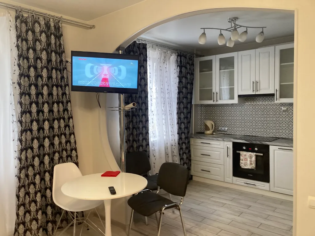 Светлая квартира рядом с Ледовым дворцом