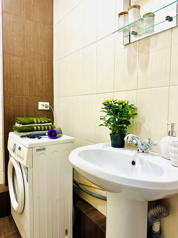 Ваша Идеальная Квартира в Сердце Событий!