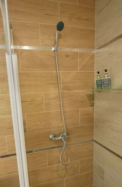 Светлая студия с панорамным окнами на горы напротив отеля Мариотт