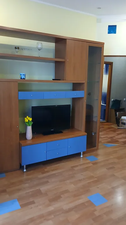 Двух комнатная квартира с изолированными комнатами около парка Горьког