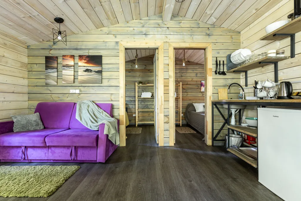 Деревянный дом у озера Кипень