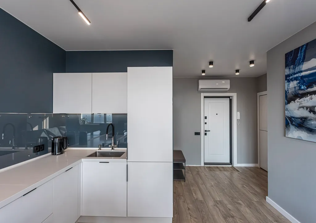 Квартира с видом на море на высоком этаже, рядом с островом Русским