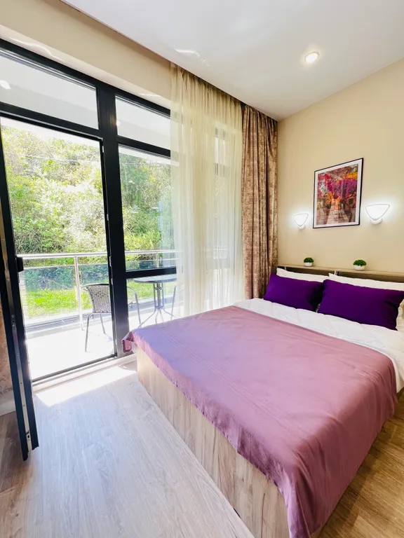 Уютная студия с бассейном