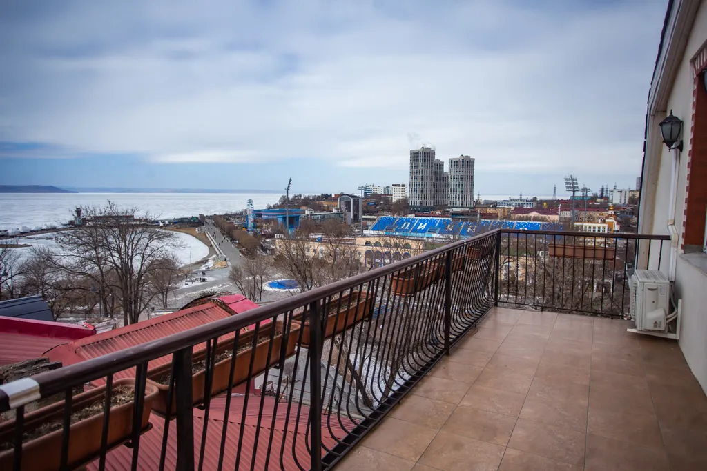 Где начинался город, с видом на море