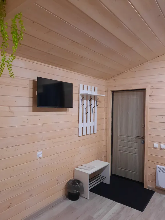 Уютный четырехместный Домик де-люкс с двухспальной кроватью