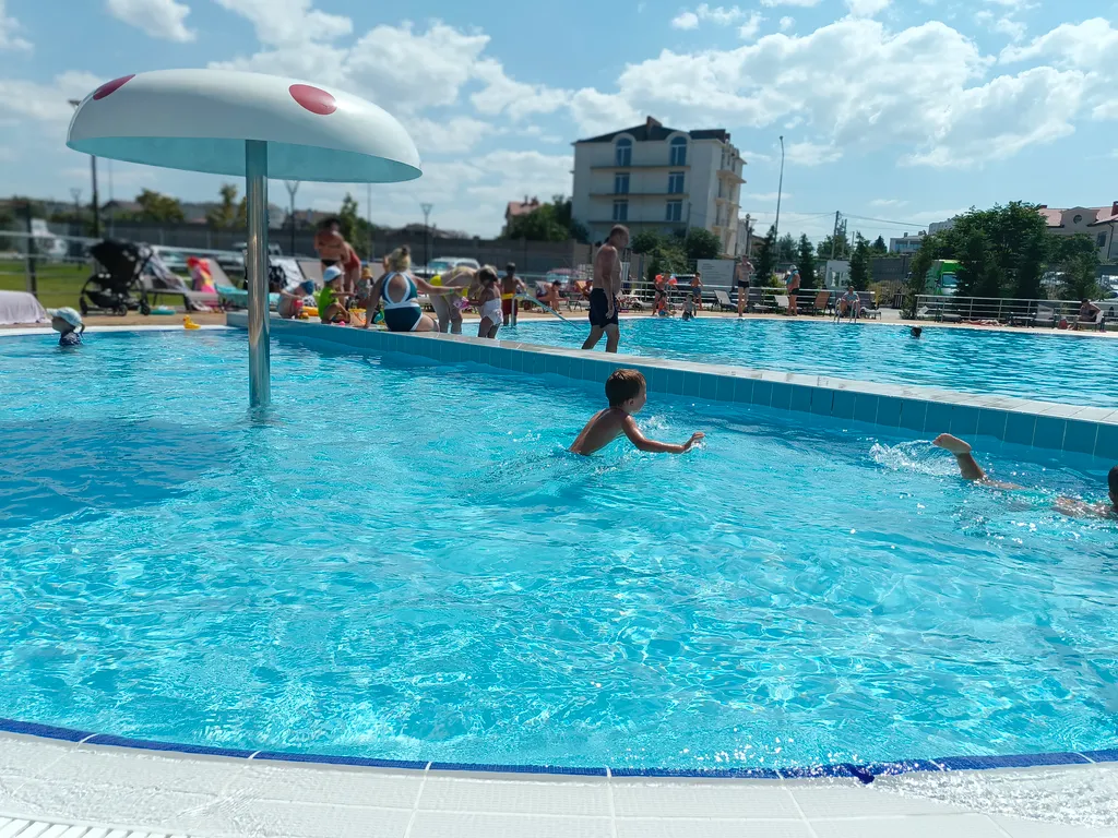 Квартира Апартаменты на берегу моря с видом на бассейн — Севастополь