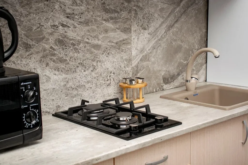 Дом сапфир с бассейном в центре