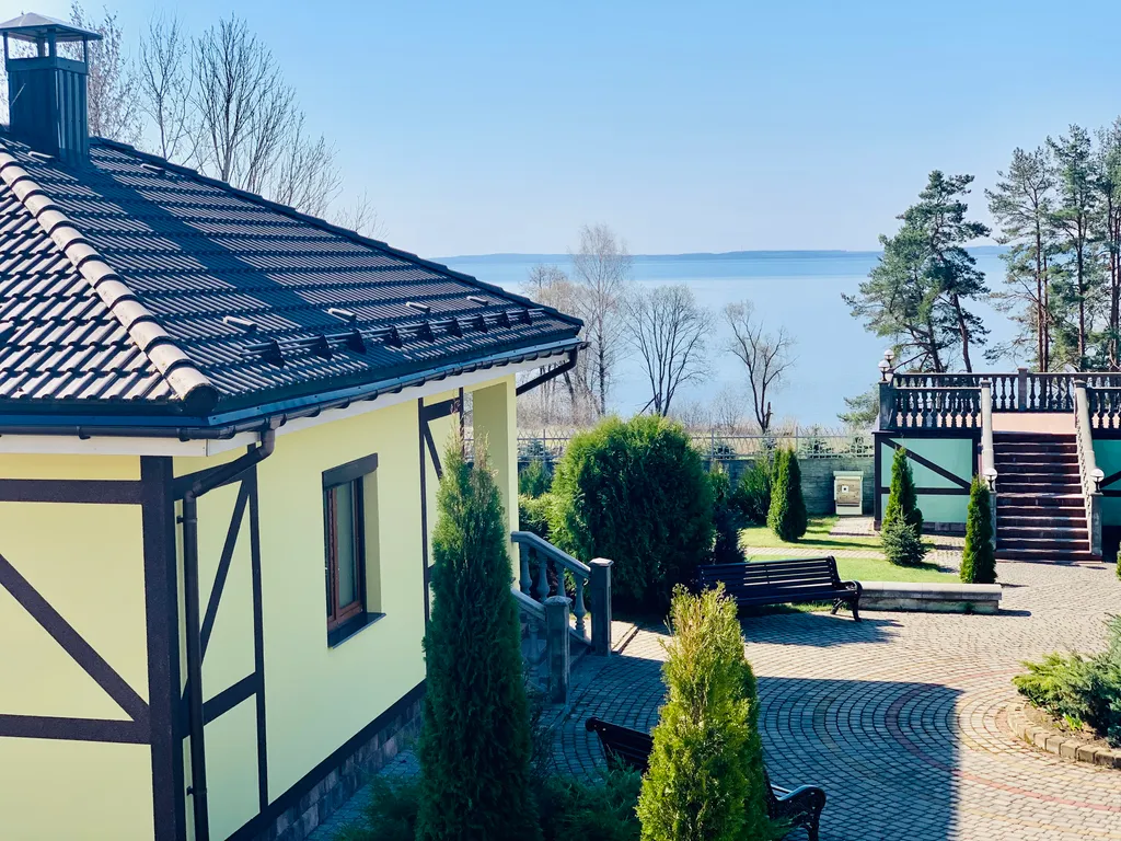 Коттедж Молодежный у озера в усадьбе Нарочь-Романтик — аренда посуточно в Нарочь