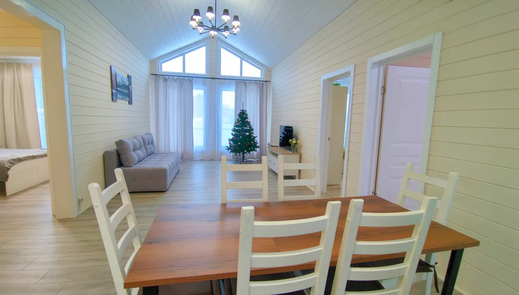 Уютный и светлый дом в лесу на выходные