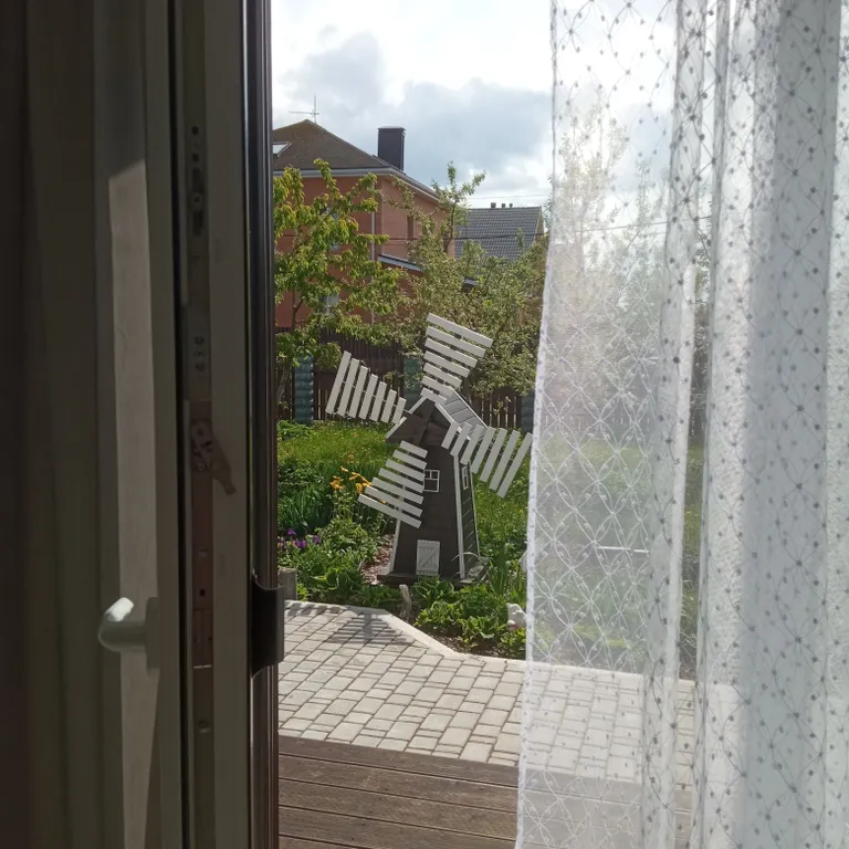 Коттедж с видом на сад