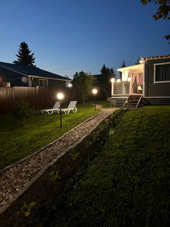 Уютный домик рядом с речкой