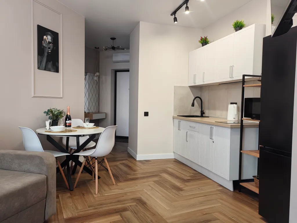 Двухкомнатная студия на берегу реки Обь