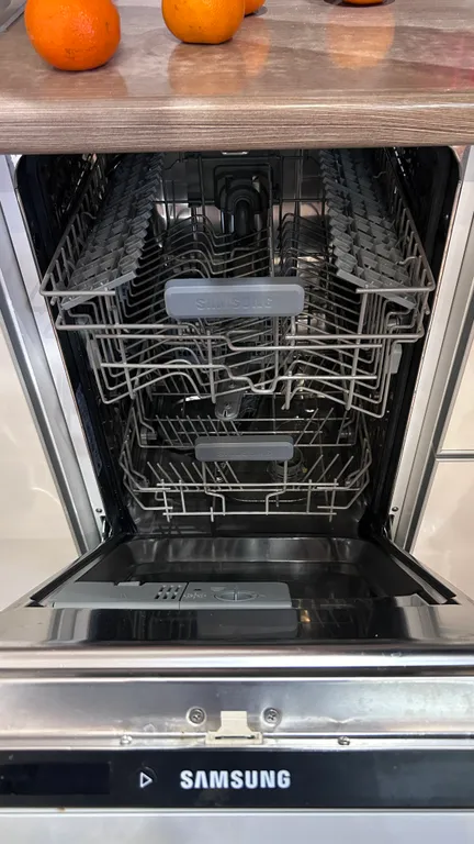 Уютный уголок для путешественников с видом на реку Волга