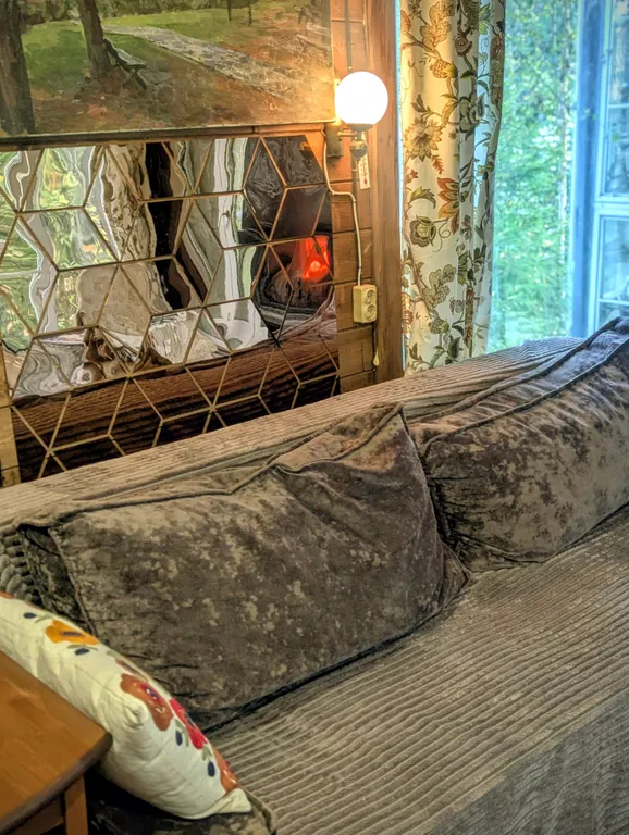 Коттедж Уютный домик с камином и бассейном — Глазово