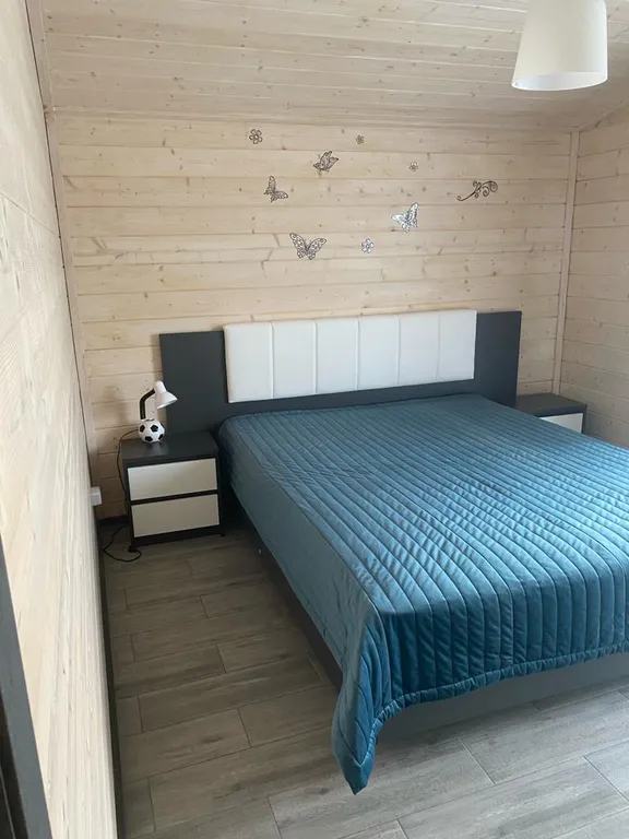 Домик у озера