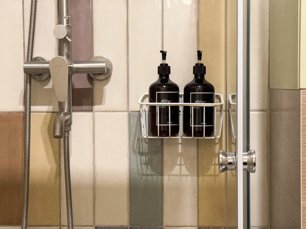 Студия в центре с балконом и стильным дизайном