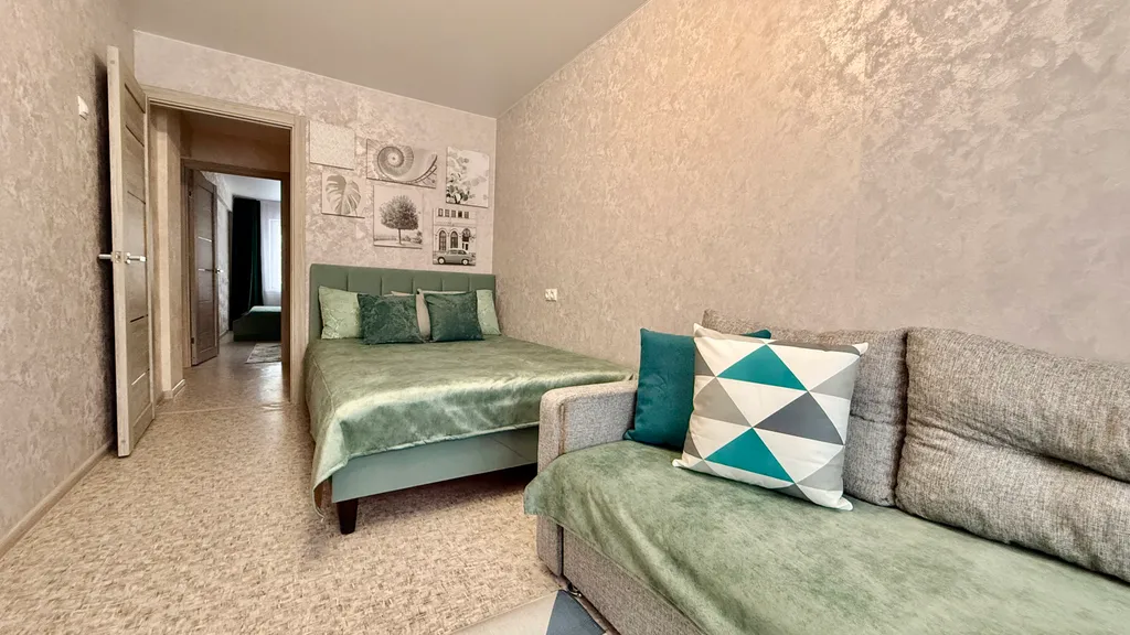 Мега вместительная трешка для дюжины гостей