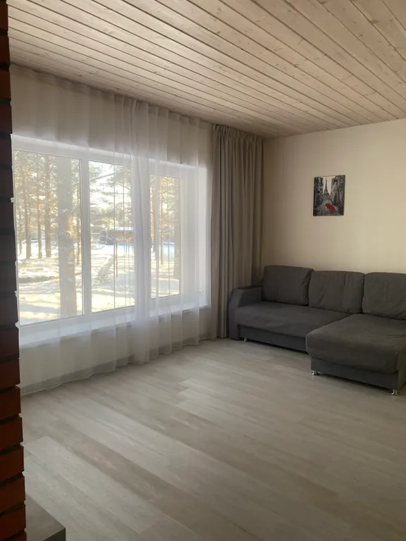 Уютный домик на озере