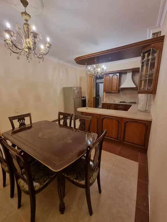 2х этажный дом в самом центре города