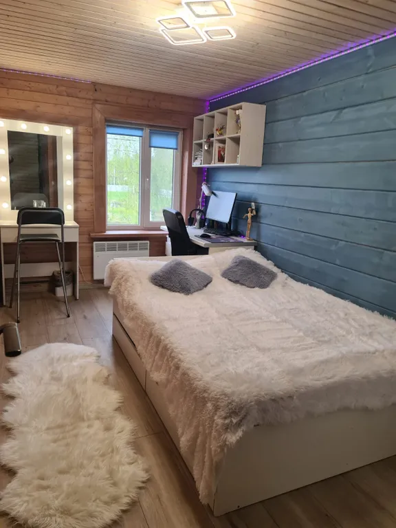 Дом с прудом