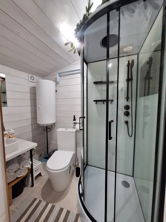 Коттедж Уютный семейный домик с террасой в лесу — Шерегеш