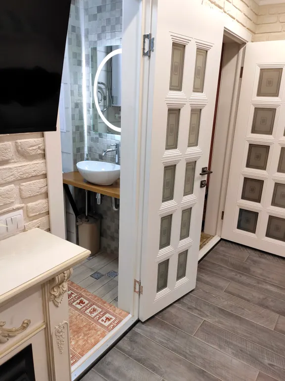 Дизайнерская студия с роскошным камином