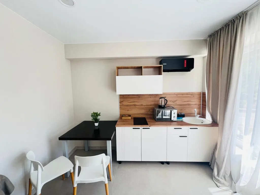 Квартира с бассейном на территории