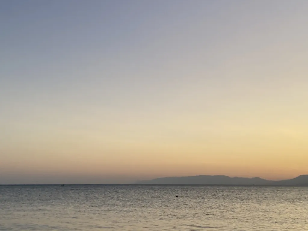 Новый комфортный чистый дом с террасой и видом на море на 1 этаже