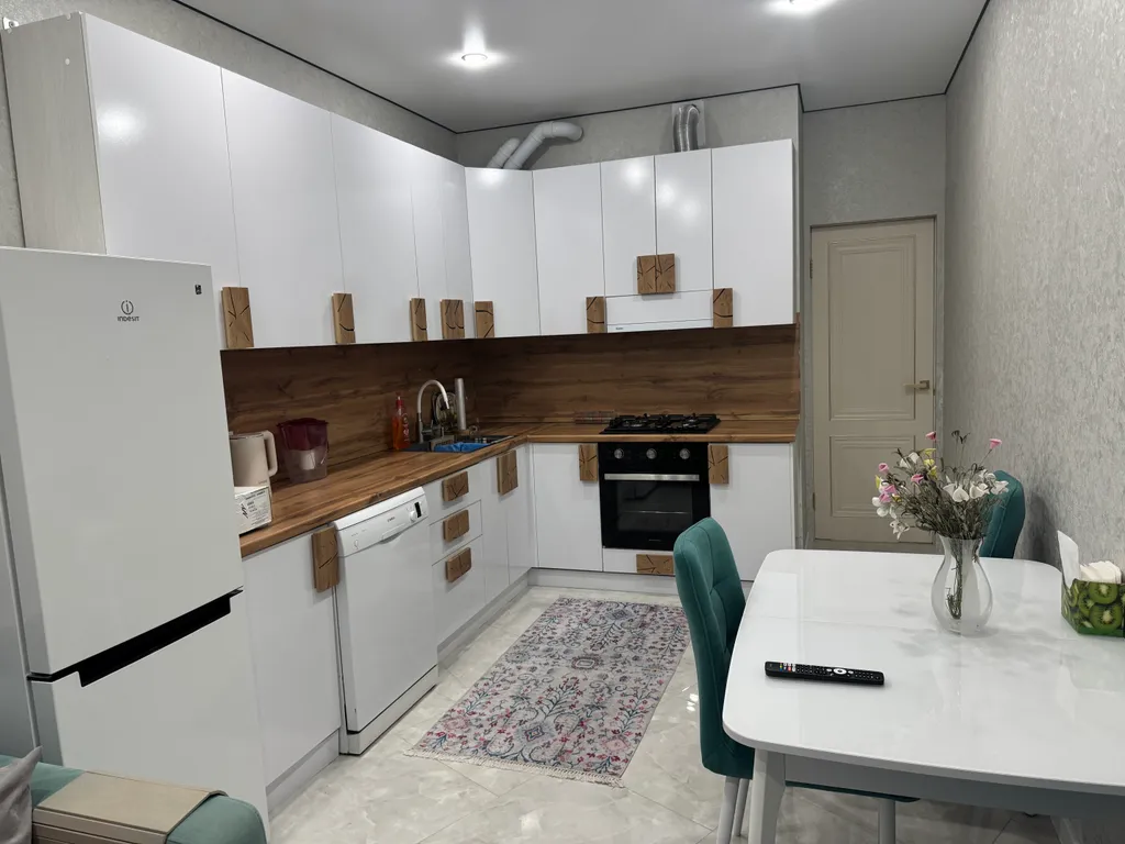 Комфортабельная евро-2-х комнатная квартира в престижном районе Нальчика