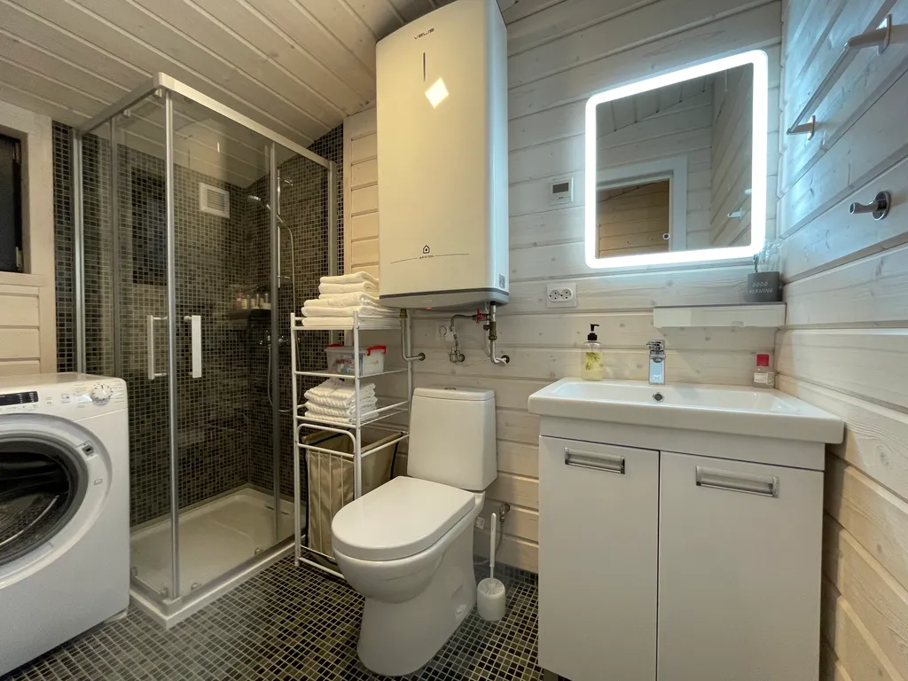 Коттедж Уютный дом с горячей купелью — Стеклянный