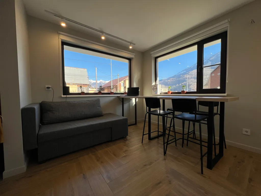 Квартира с видом на гору Аибга